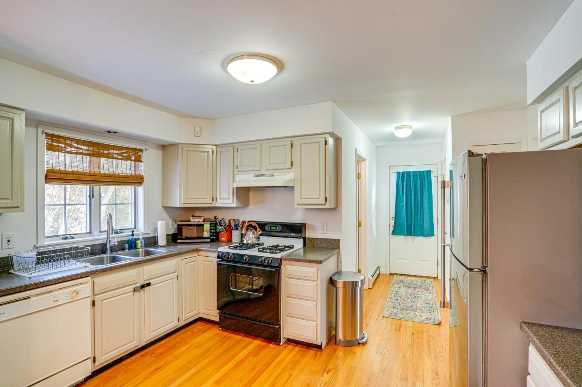 Private Guest House In Dtwn Lenox, Walk To Dining! Экстерьер фото